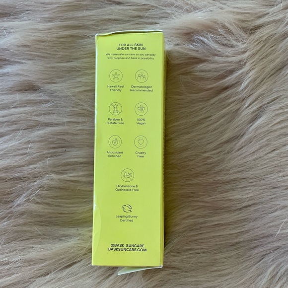 NWT Bask BROAD SPECTRUM
SPF 50 LOTION
Water & Sweat Resistant - Picture 2 of 4